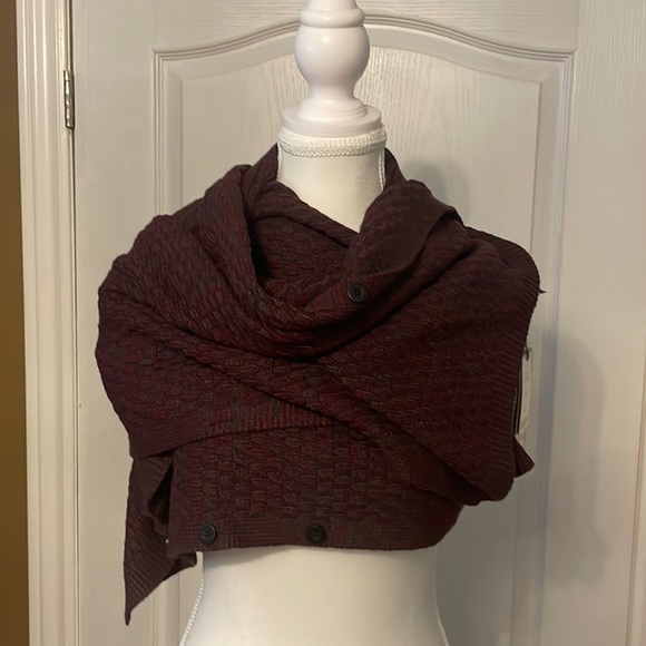 NWT Bench Knit Scarf Shawl 7 way multi Neck Warmer Grandpa Sweater Buttons Wine - Picture 3 of 9